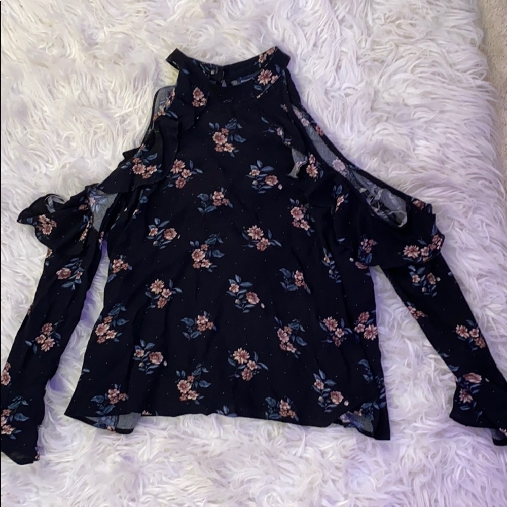 ✨floral cold shoulder blouse✨